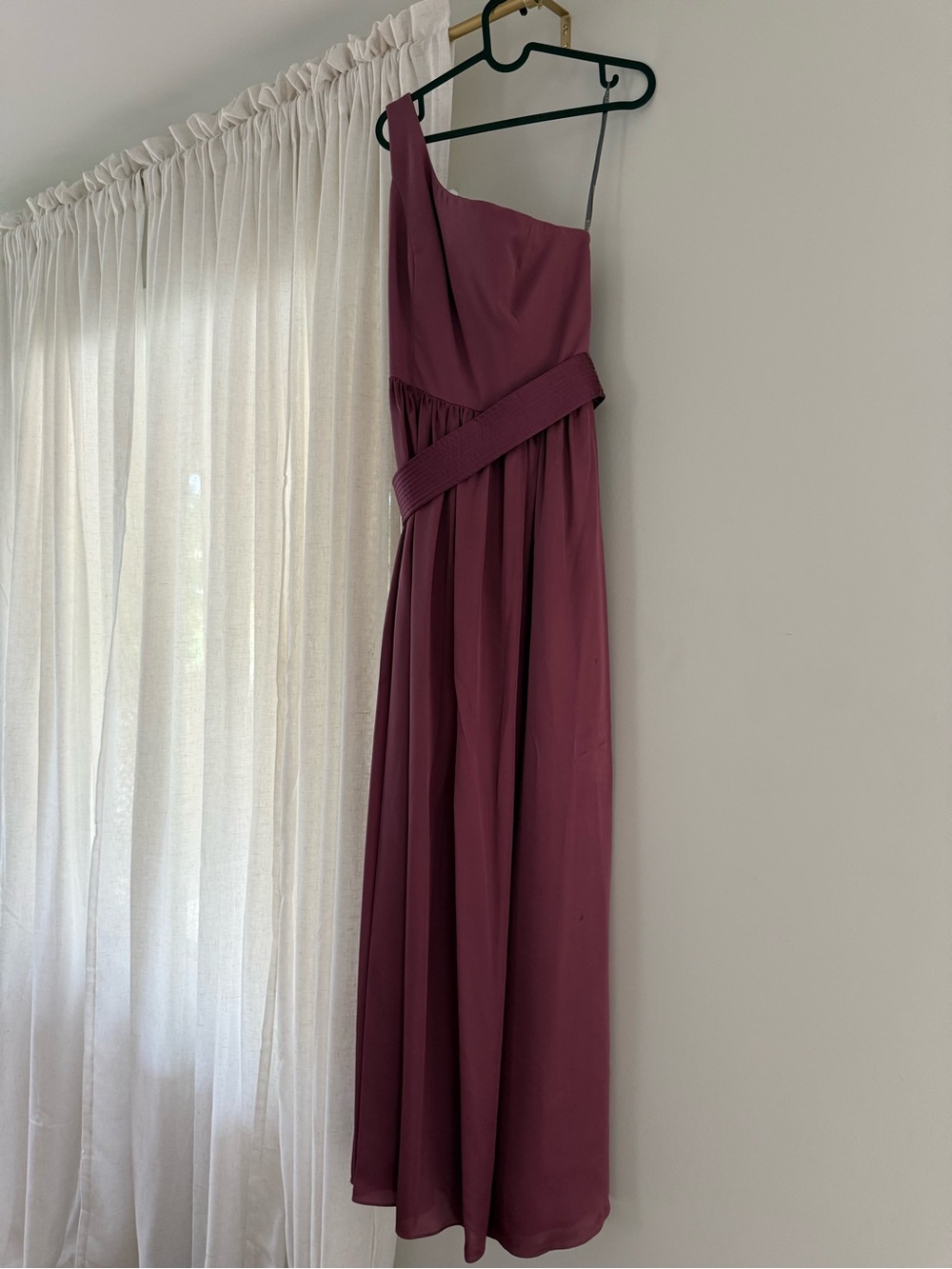 White by Vera Wang One-Shoulder Dress Color: Chianti